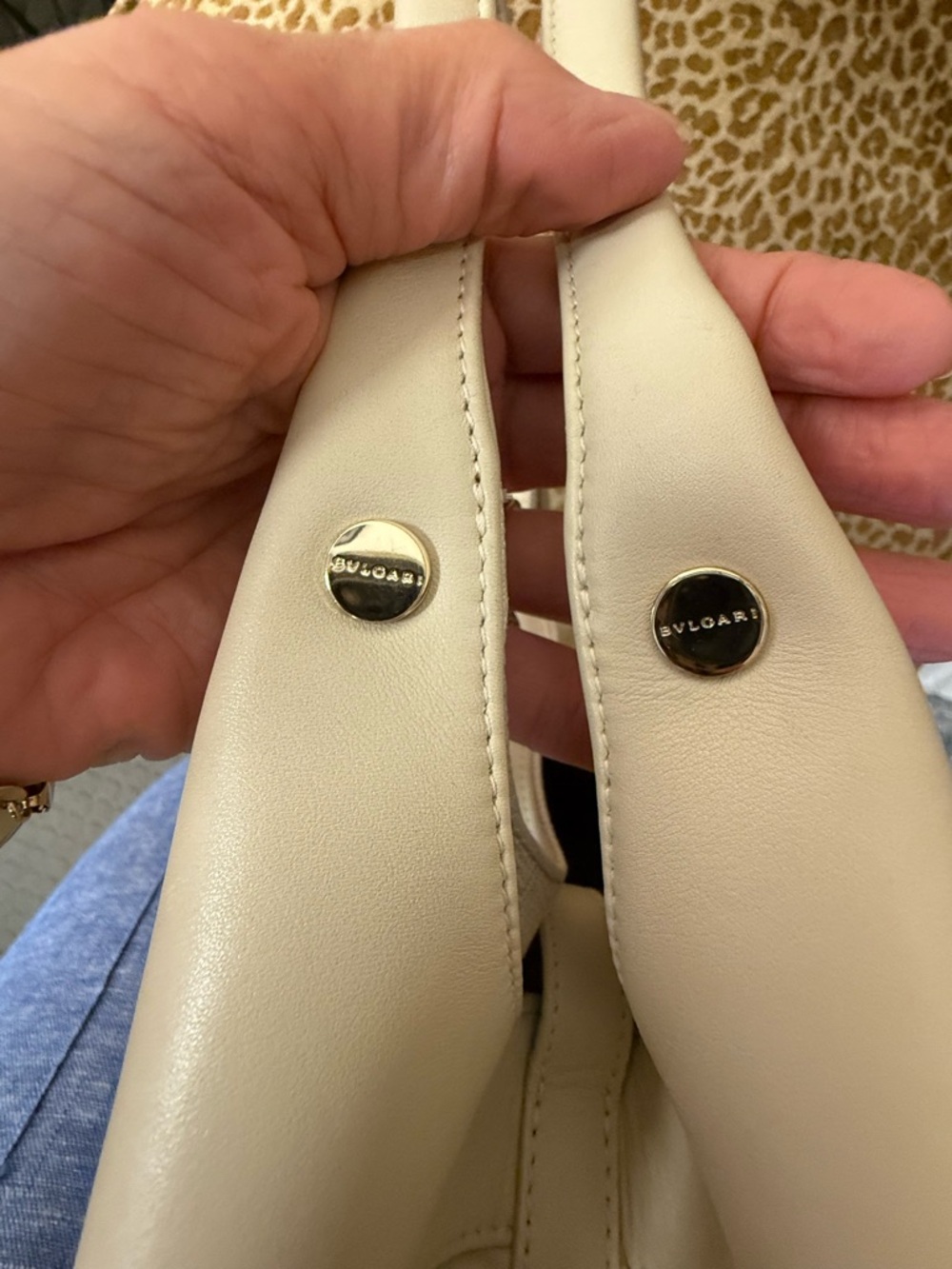 💯Auth Bvlgari Cream Leather Shoulder Bag/Satchel w Gold BVLGARI Rings &hardware - Picture 14 of 16
